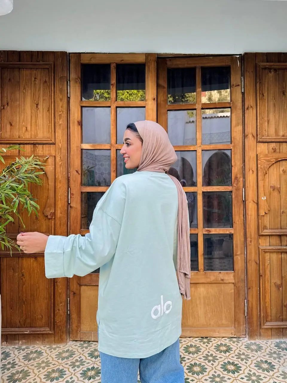 Oversized "alo" Logo Sweatshirt Nosha Store