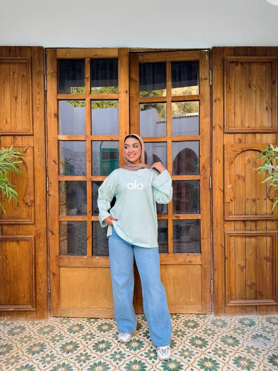 Oversized "alo" Logo Sweatshirt Nosha Store